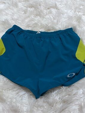 Oakley active shorts size S